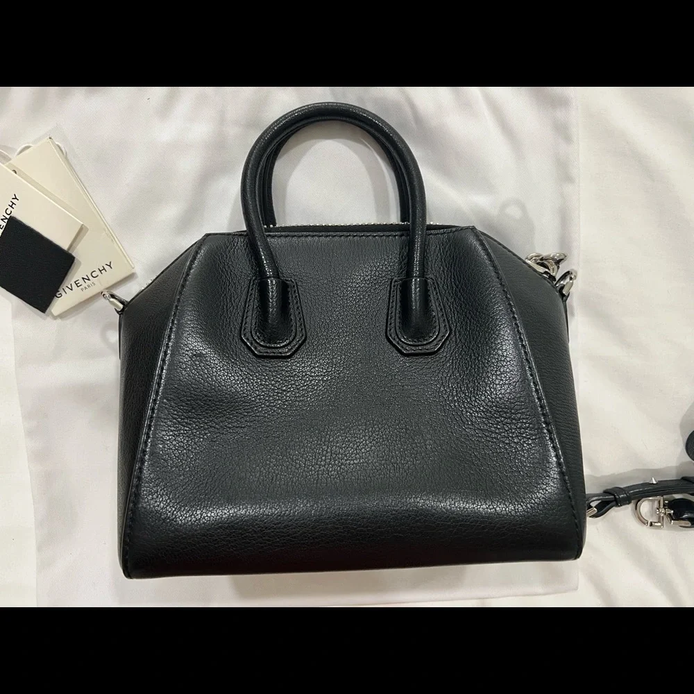 Givenchy Mini Antigona in Black Grained Leather - Picture 14 of 16